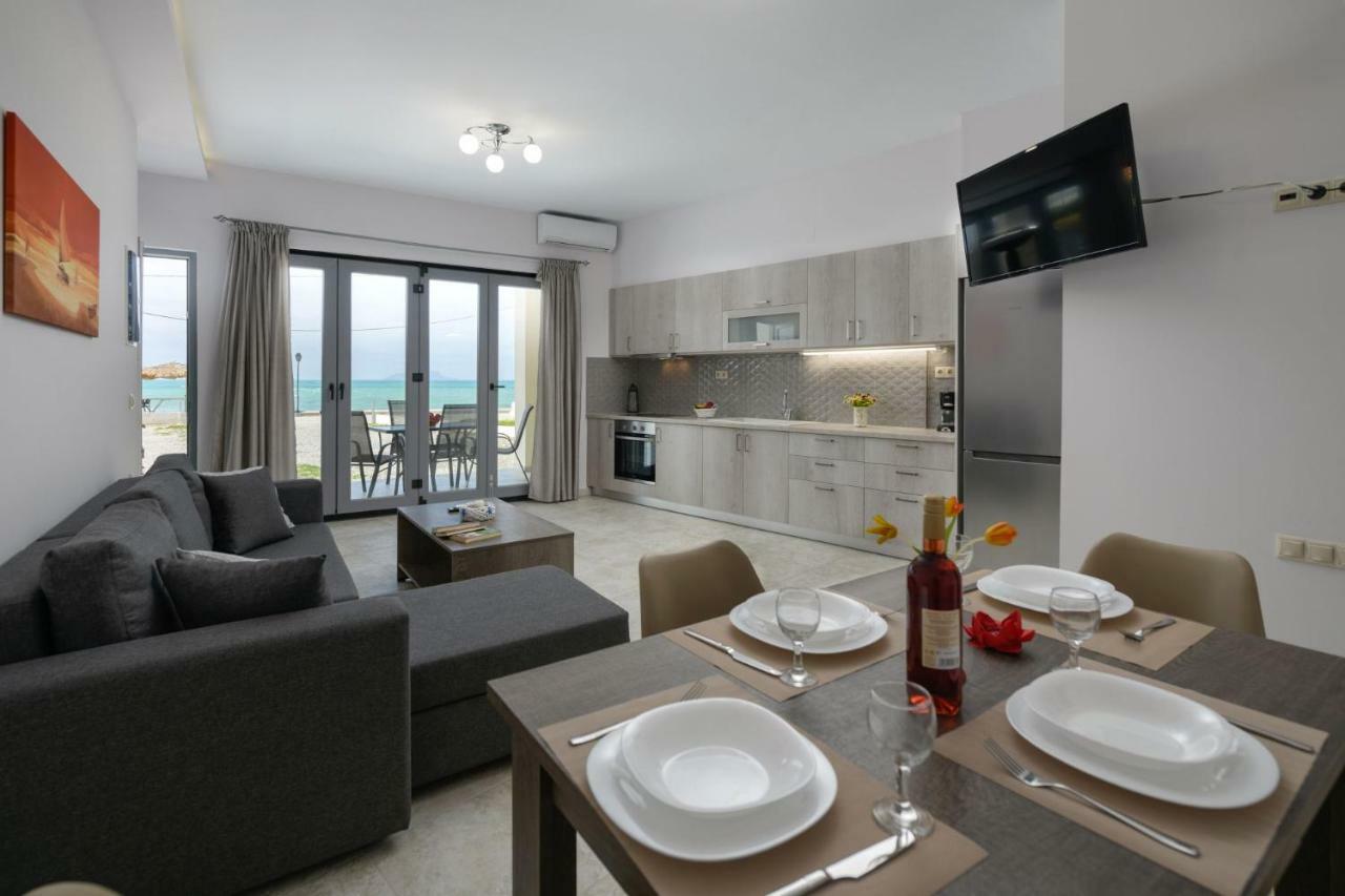 Coral Sea Apartment Kokkinos Pyrgos Eksteriør billede
