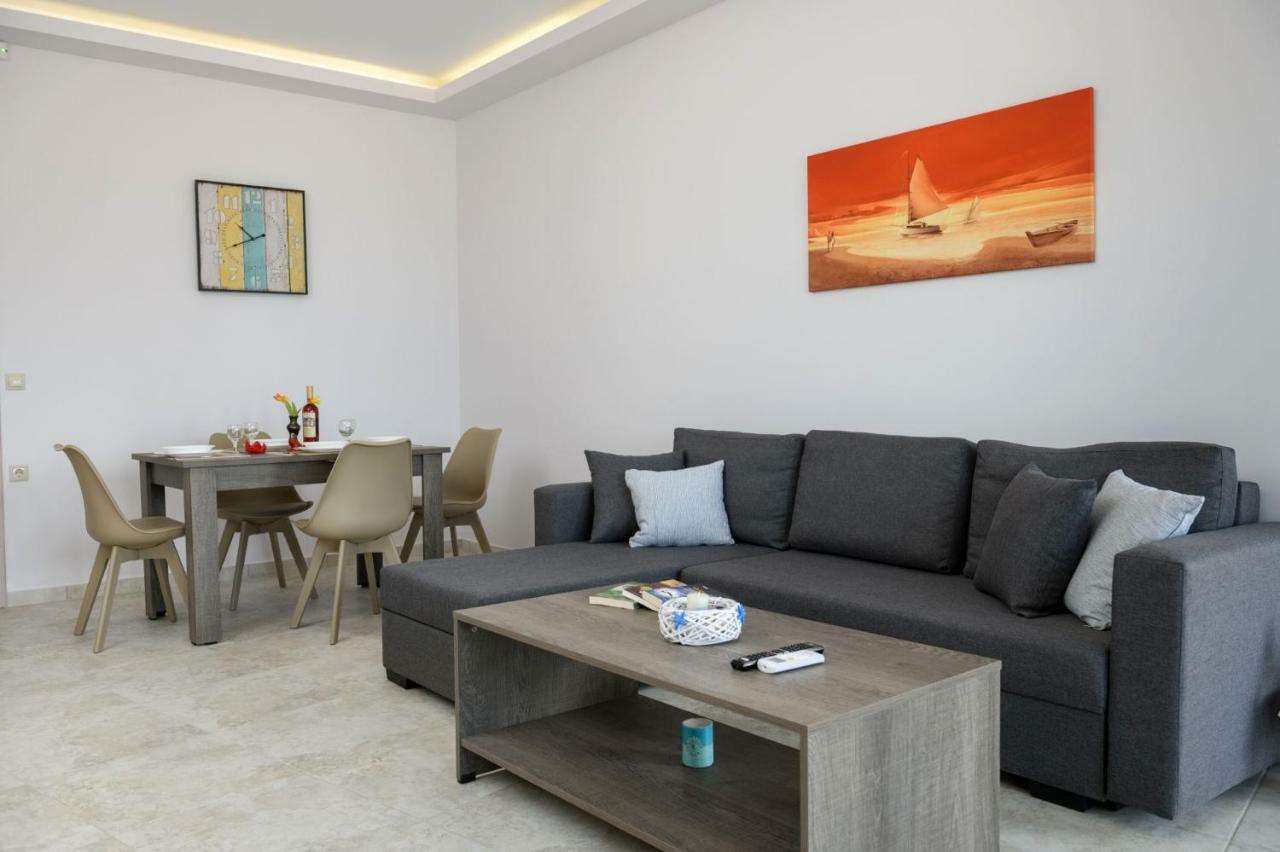 Coral Sea Apartment Kokkinos Pyrgos Eksteriør billede