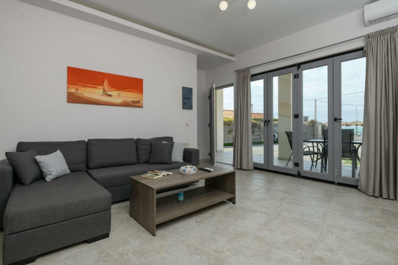 Coral Sea Apartment Kokkinos Pyrgos Eksteriør billede