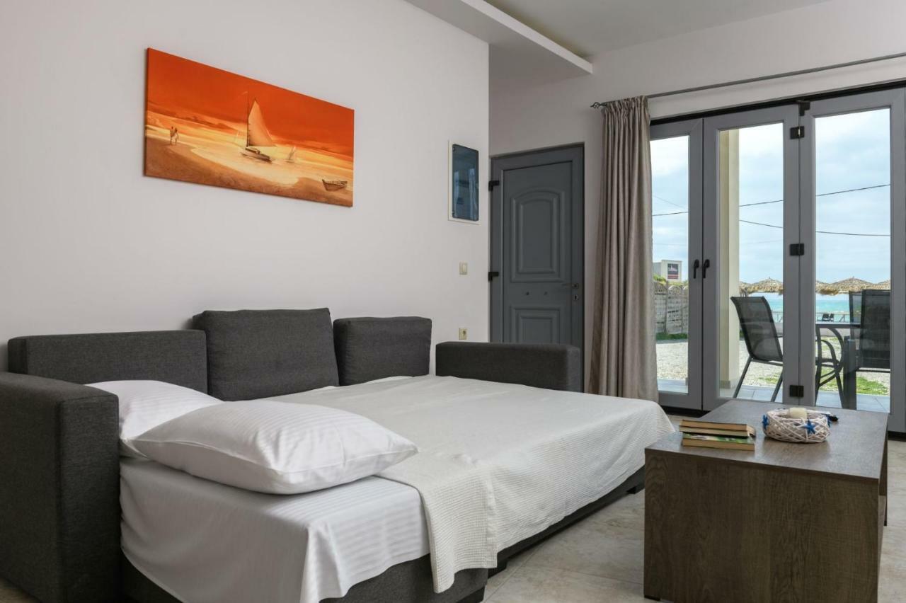Coral Sea Apartment Kokkinos Pyrgos Eksteriør billede