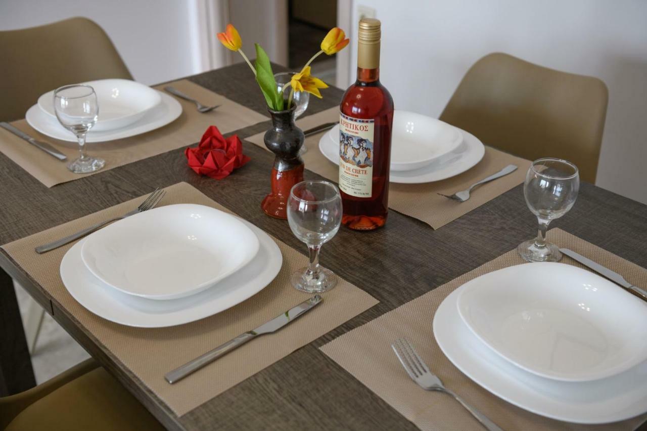 Coral Sea Apartment Kokkinos Pyrgos Eksteriør billede