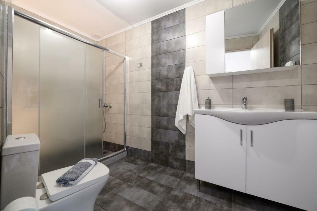 Coral Sea Apartment Kokkinos Pyrgos Eksteriør billede