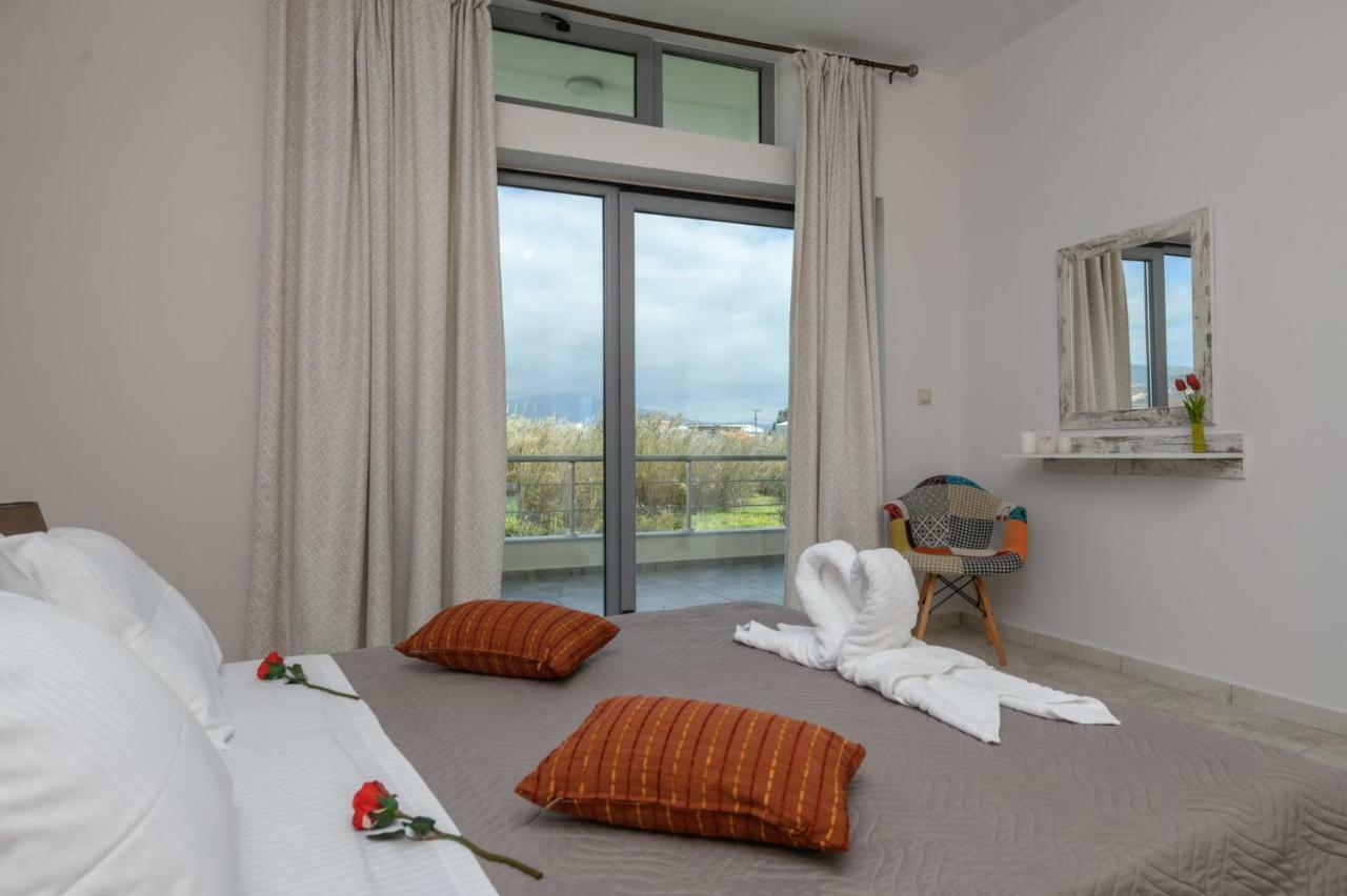 Coral Sea Apartment Kokkinos Pyrgos Eksteriør billede