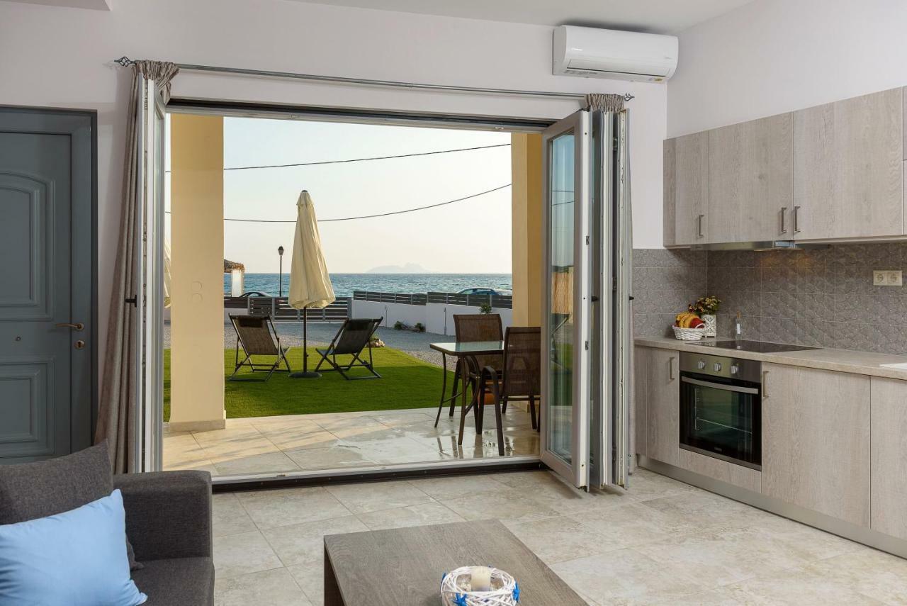 Coral Sea Apartment Kokkinos Pyrgos Eksteriør billede